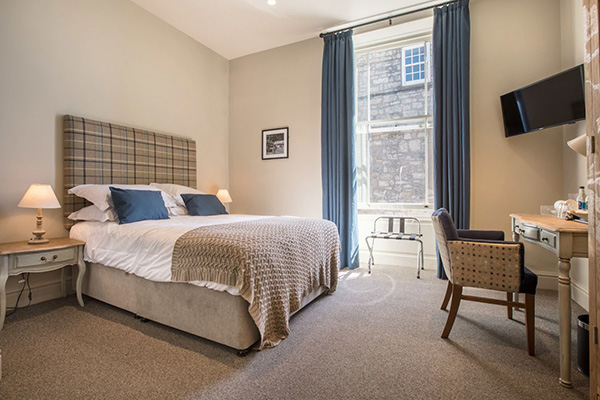 The George - Photo 4